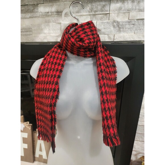 Michelle Stuart Berry & Black Herringbone Scarf 100% Acrylic 52"  Lightweight - Picture 1 of 5